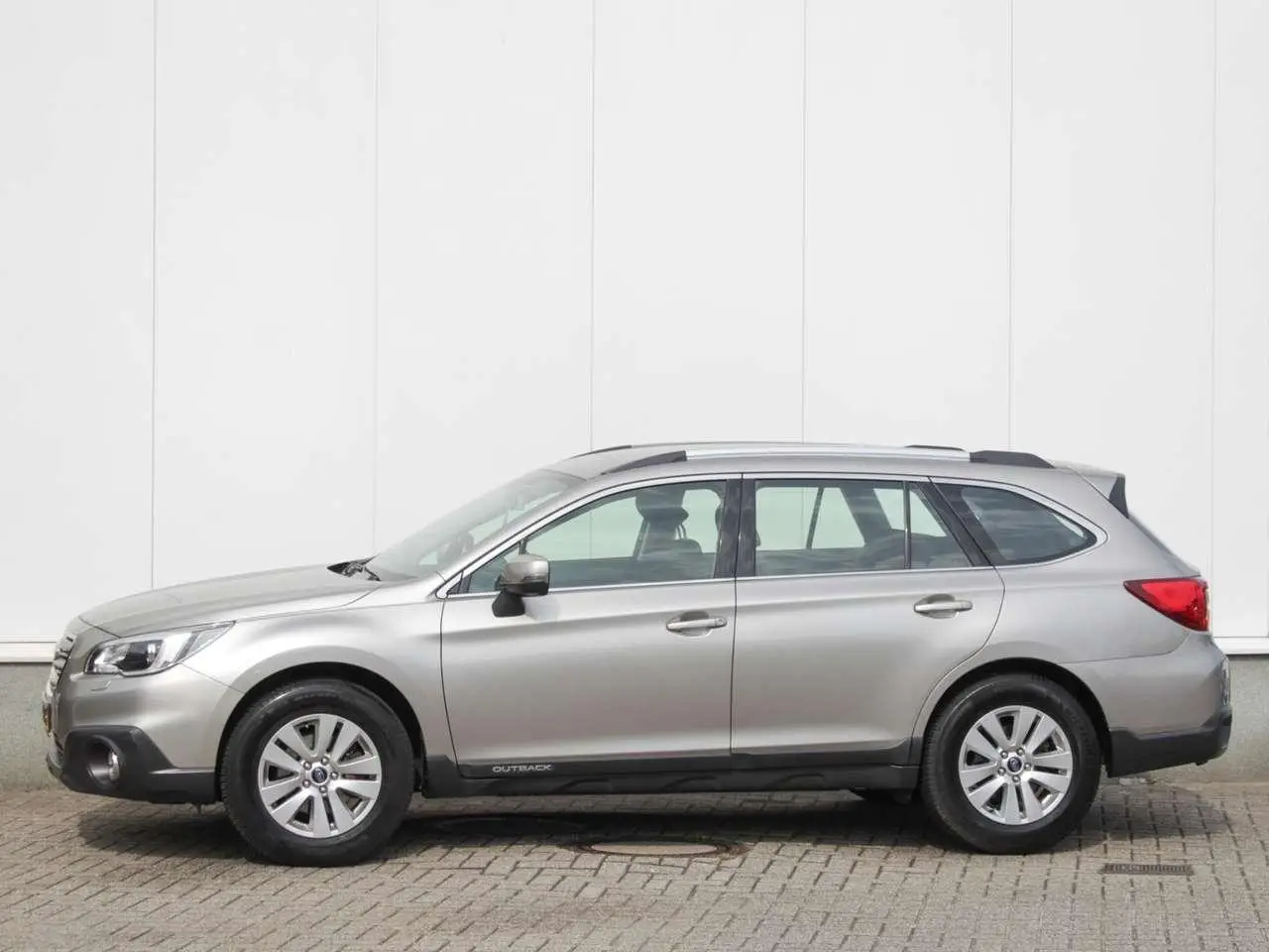 Photo 1 : Subaru Outback 2015 Petrol