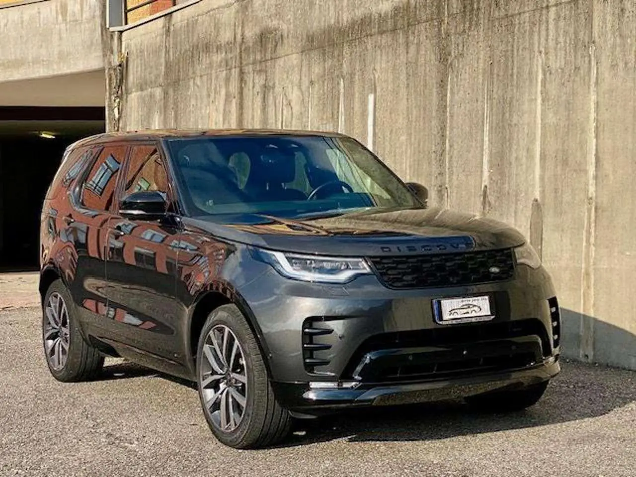 Photo 1 : Land Rover Discovery 2021 Hybrid