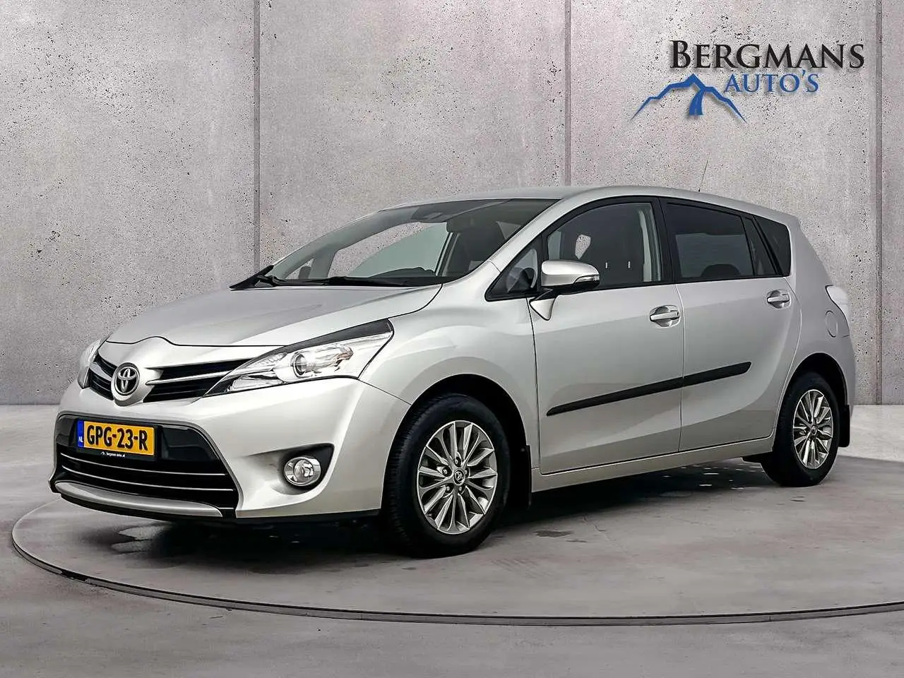 Photo 1 : Toyota Verso 2016 Essence