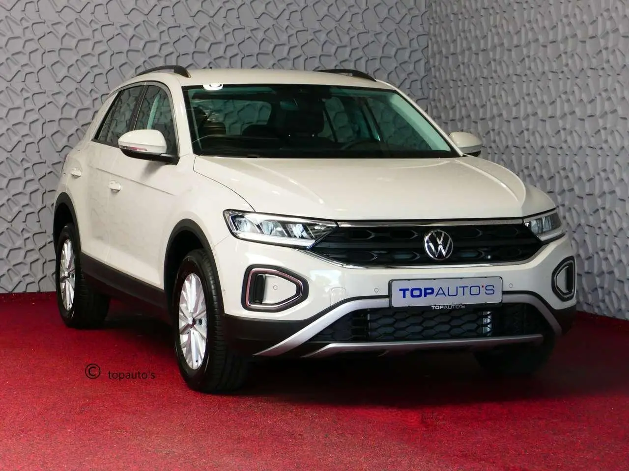 Photo 1 : Volkswagen T-roc 2024 Essence