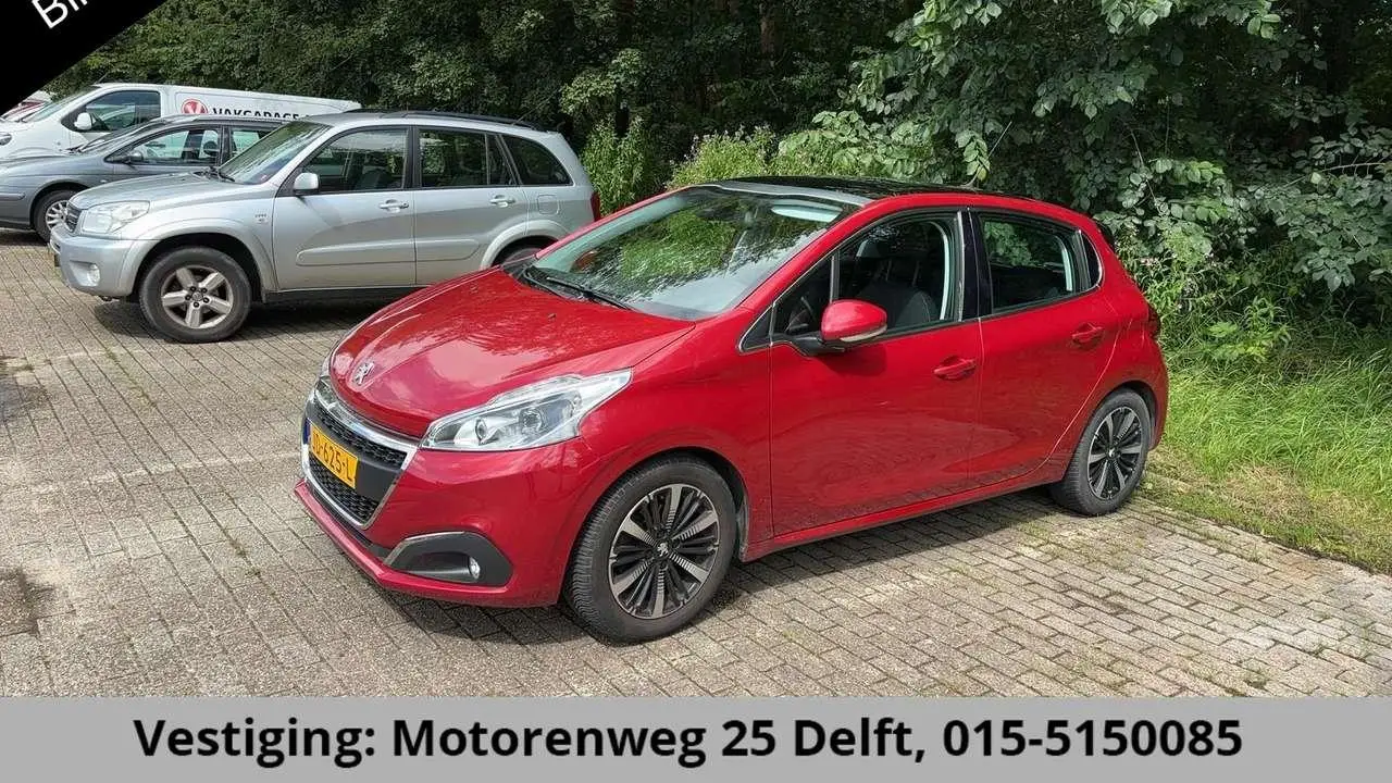 Photo 1 : Peugeot 208 2016 Petrol