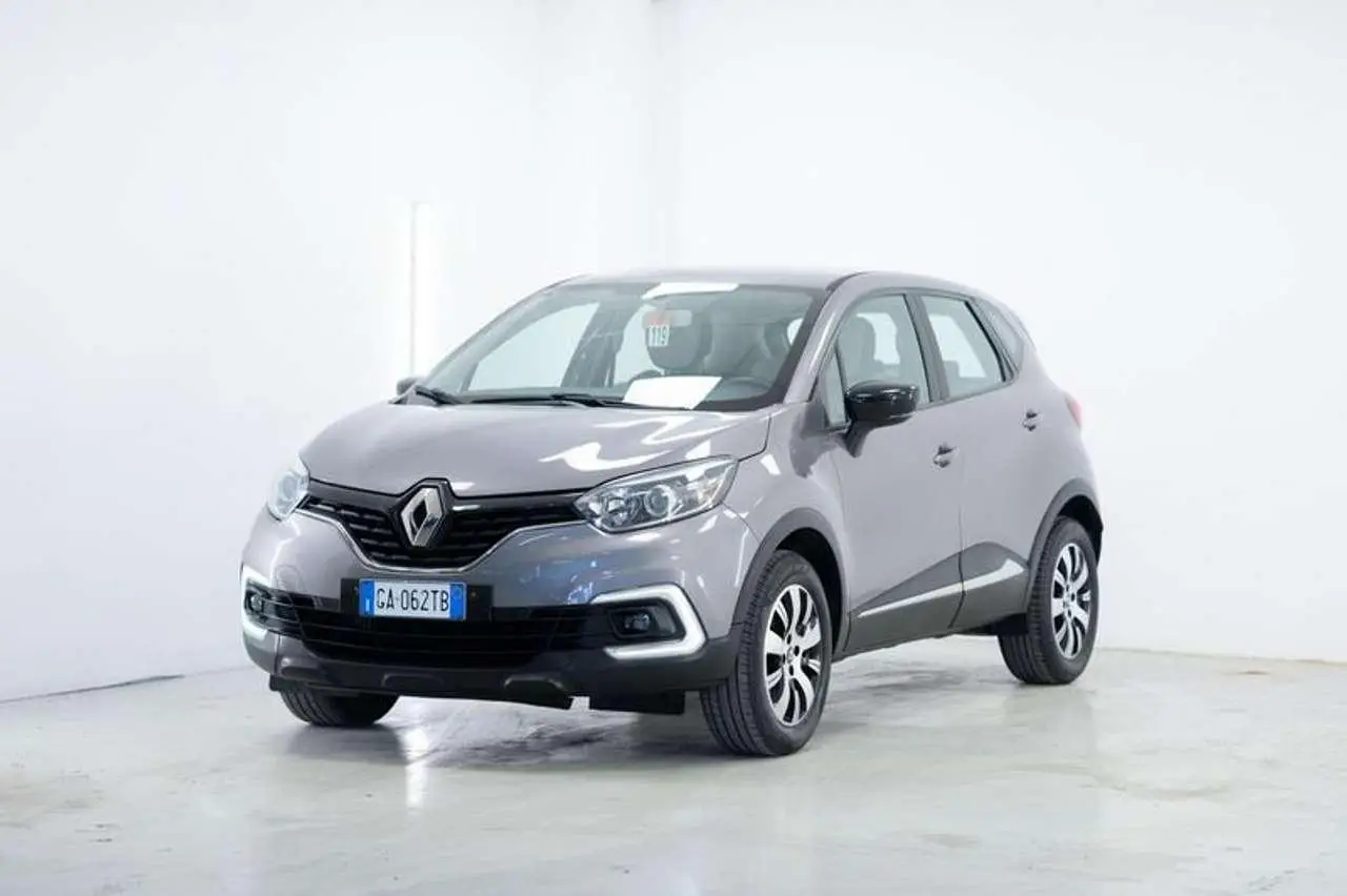 Photo 1 : Renault Captur 2019 Petrol