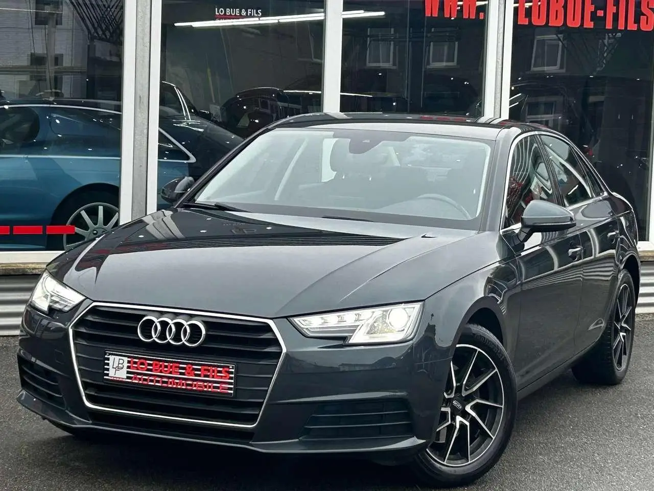 Photo 1 : Audi A4 2016 Petrol