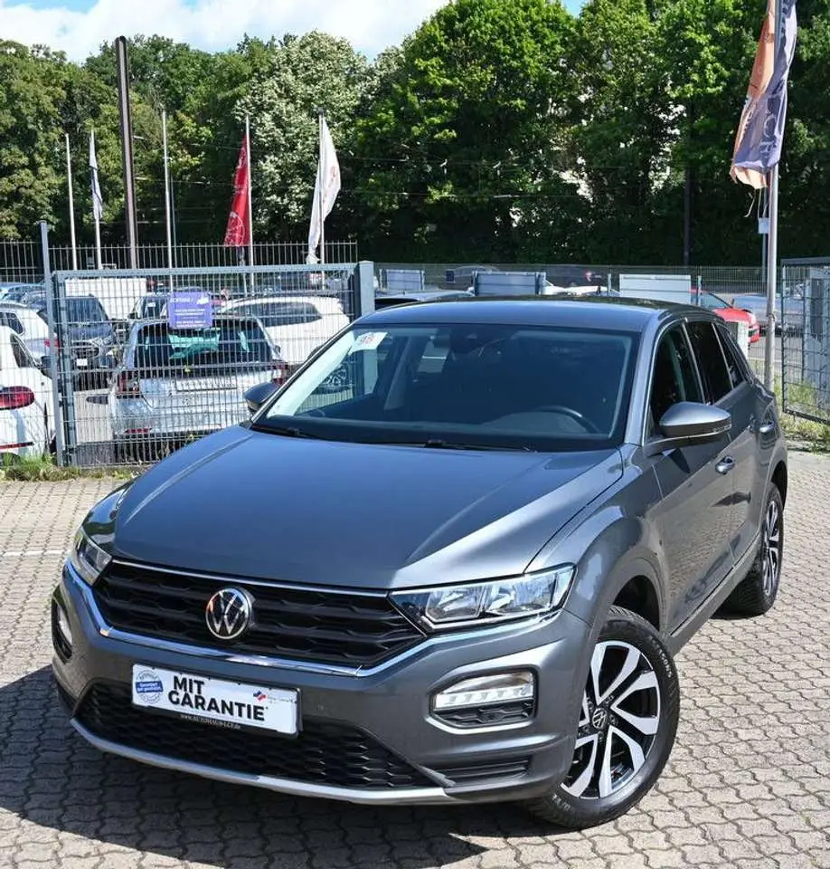 Photo 1 : Volkswagen T-roc 2021 Essence