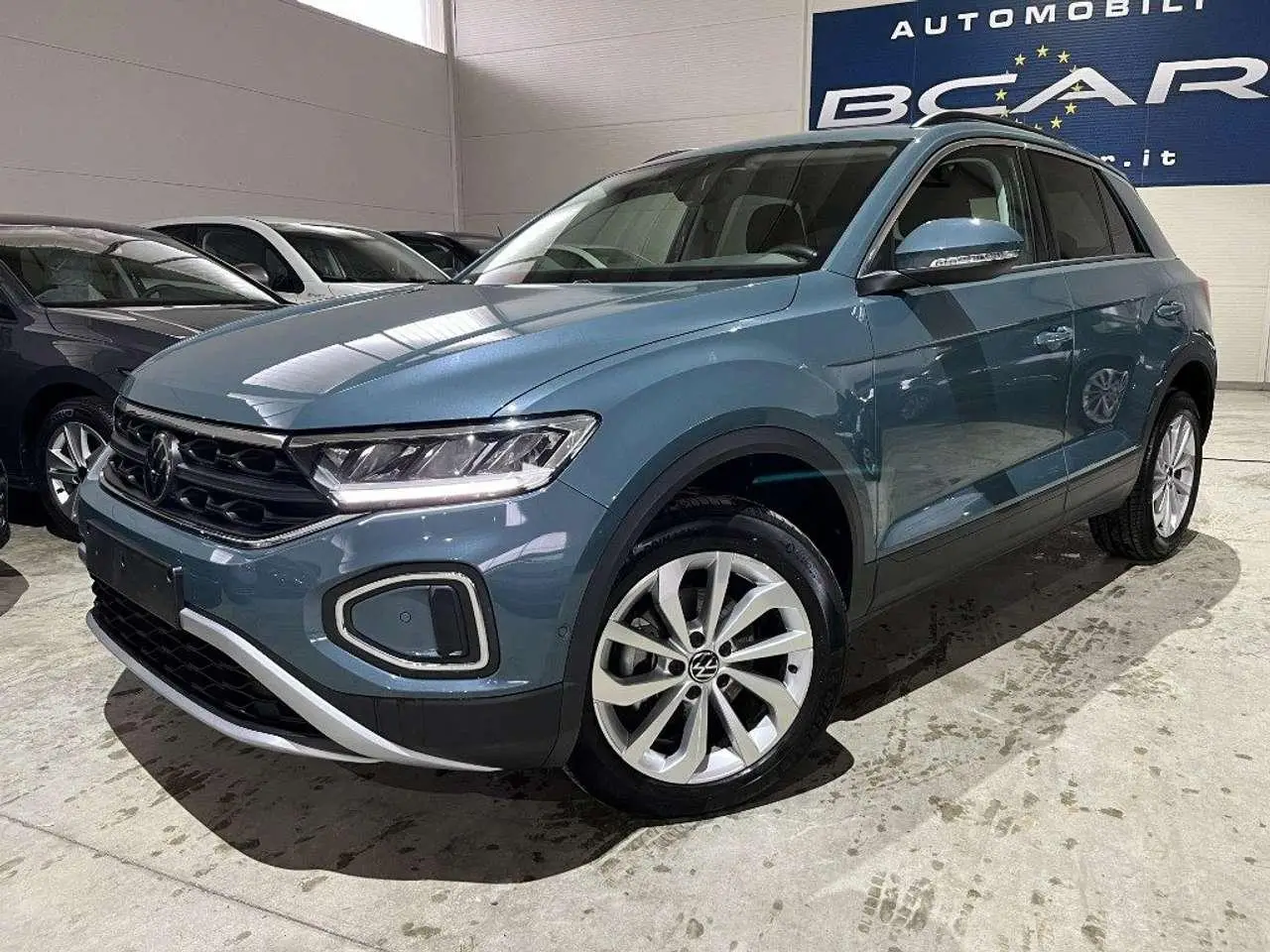 Photo 1 : Volkswagen T-roc 2023 Essence