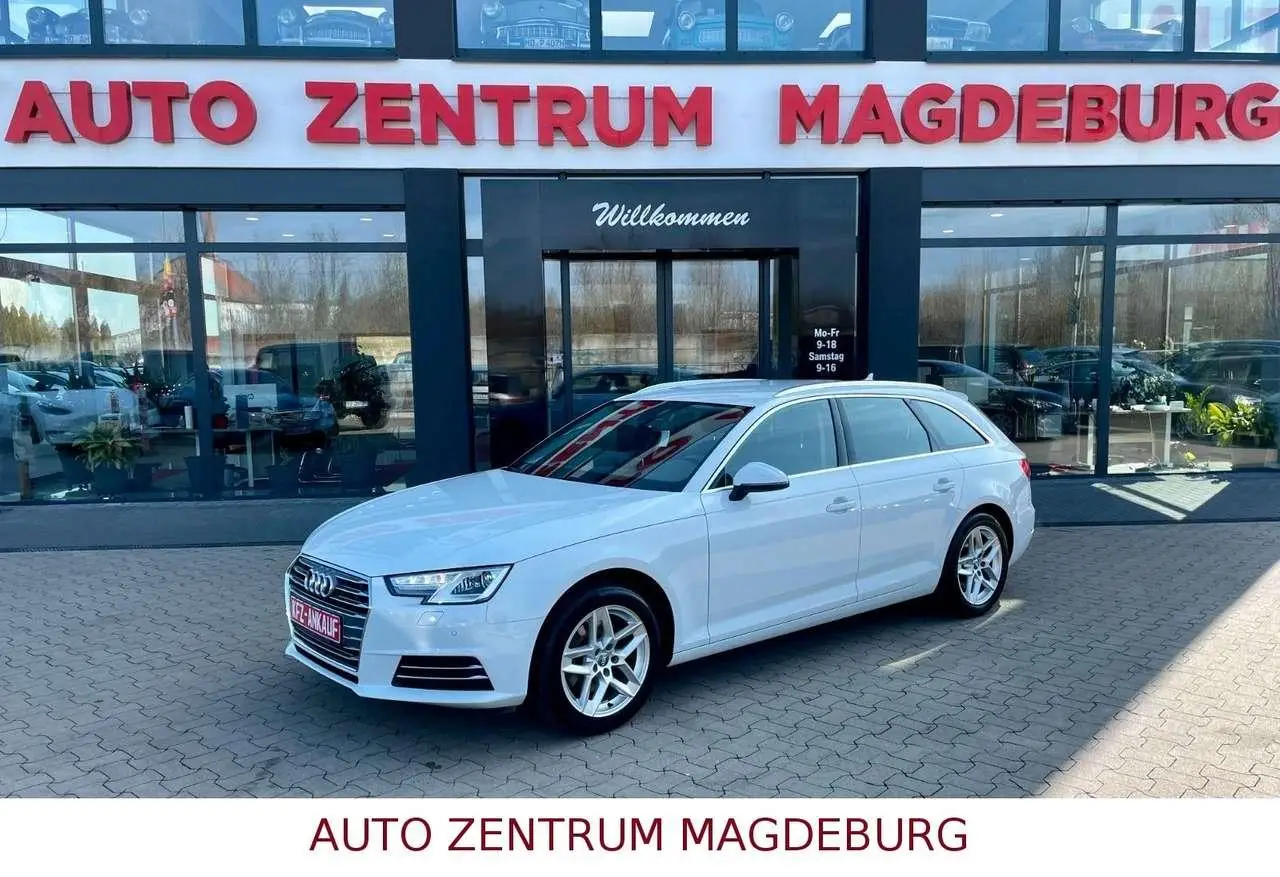 Photo 1 : Audi A4 2018 Petrol