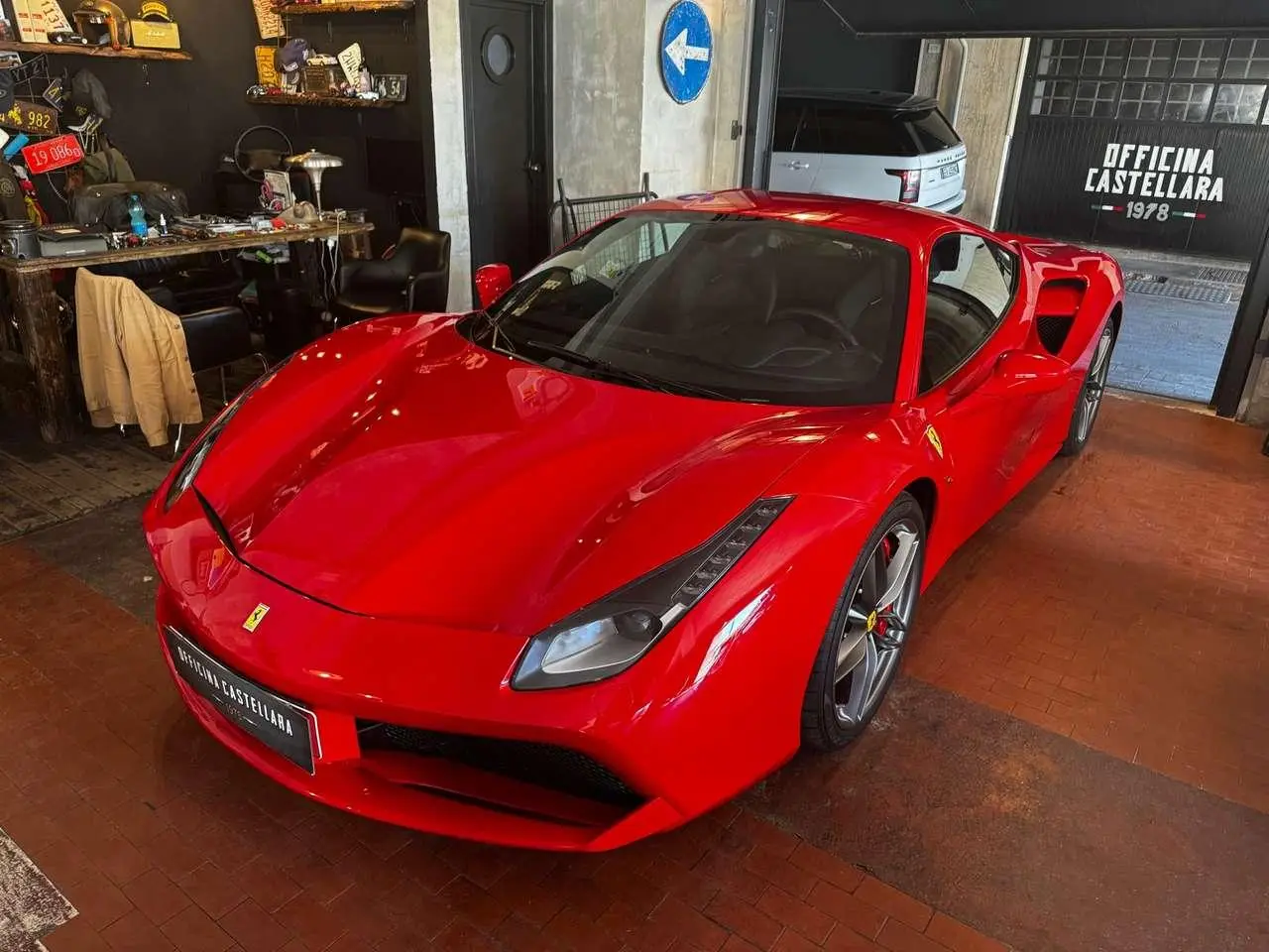 Photo 1 : Ferrari 488 2017 Petrol