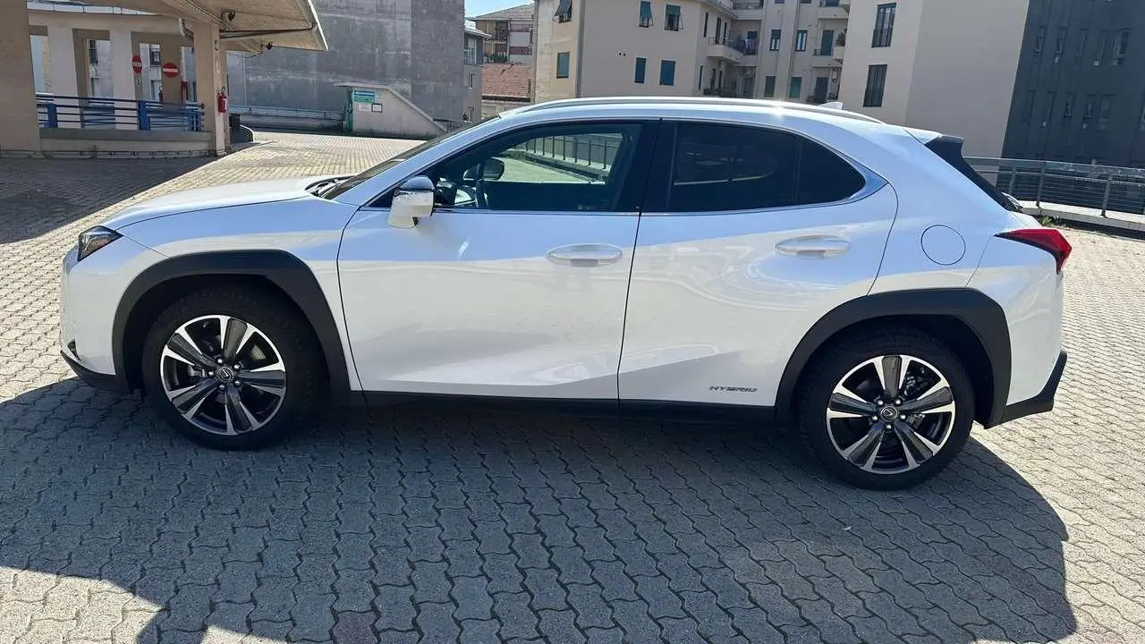 Photo 1 : Lexus Ux 2019 Hybrid