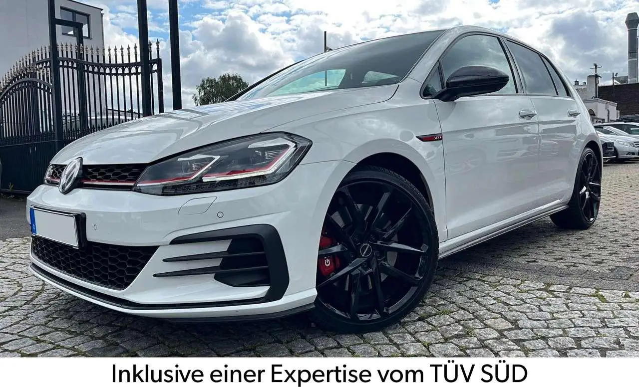 Photo 1 : Volkswagen Golf 2019 Essence