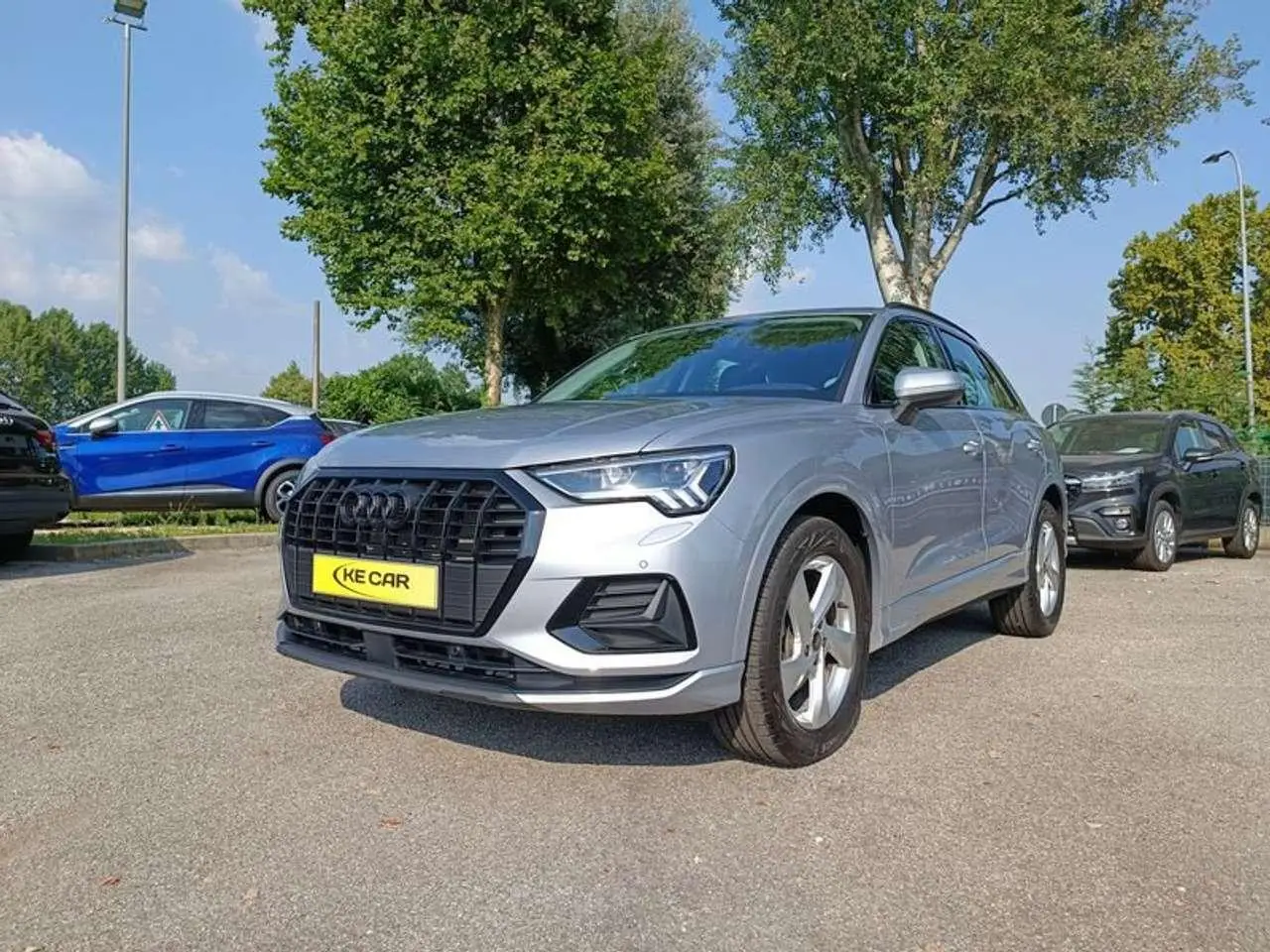 Photo 1 : Audi Q3 2023 Petrol