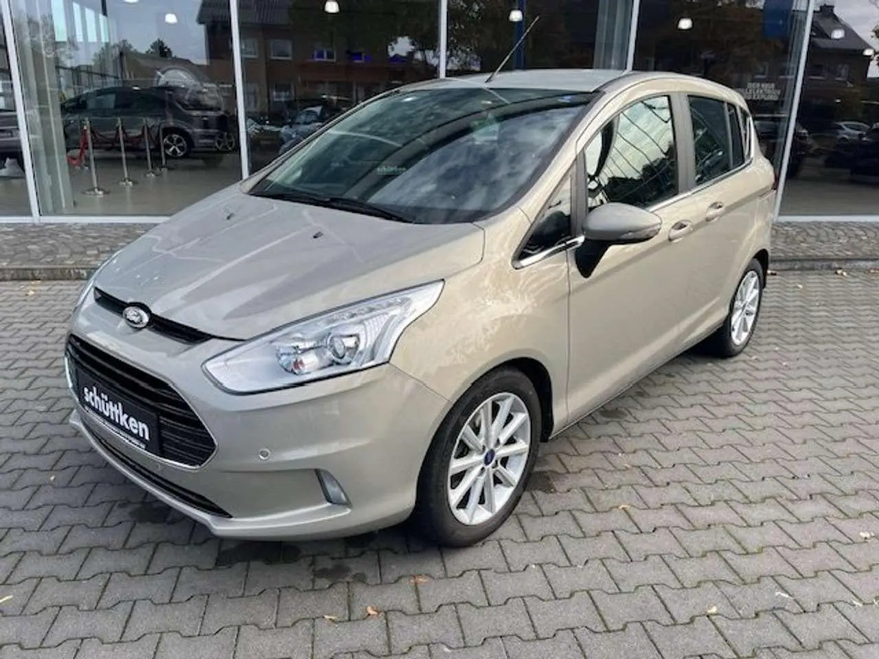 Photo 1 : Ford B-max 2015 Petrol