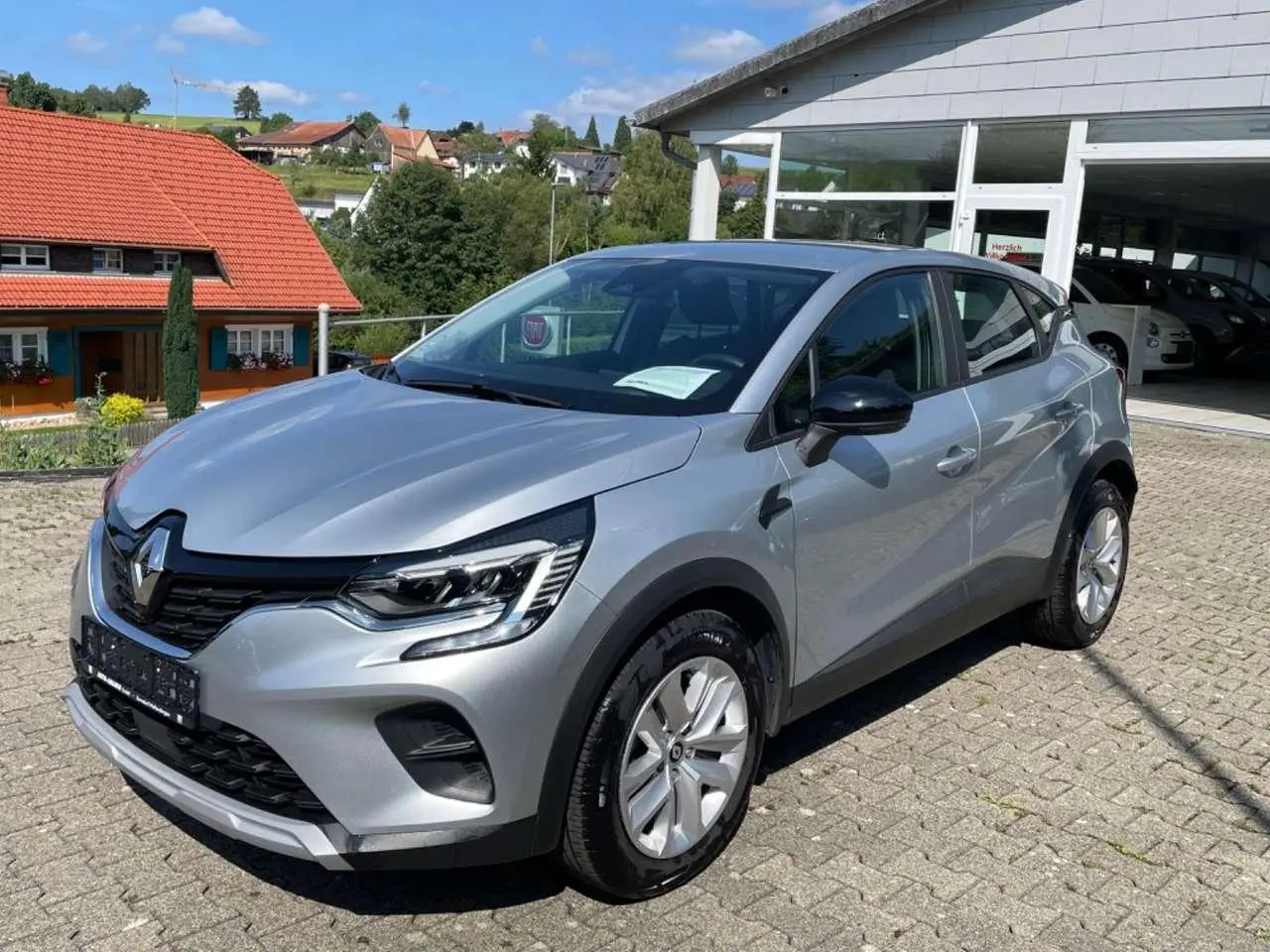 Photo 1 : Renault Captur 2023 Essence