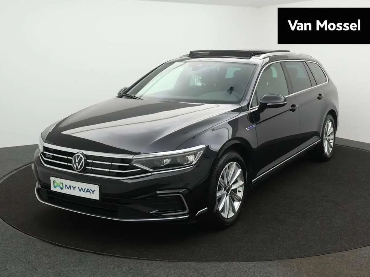 Photo 1 : Volkswagen Passat 2023 Hybride