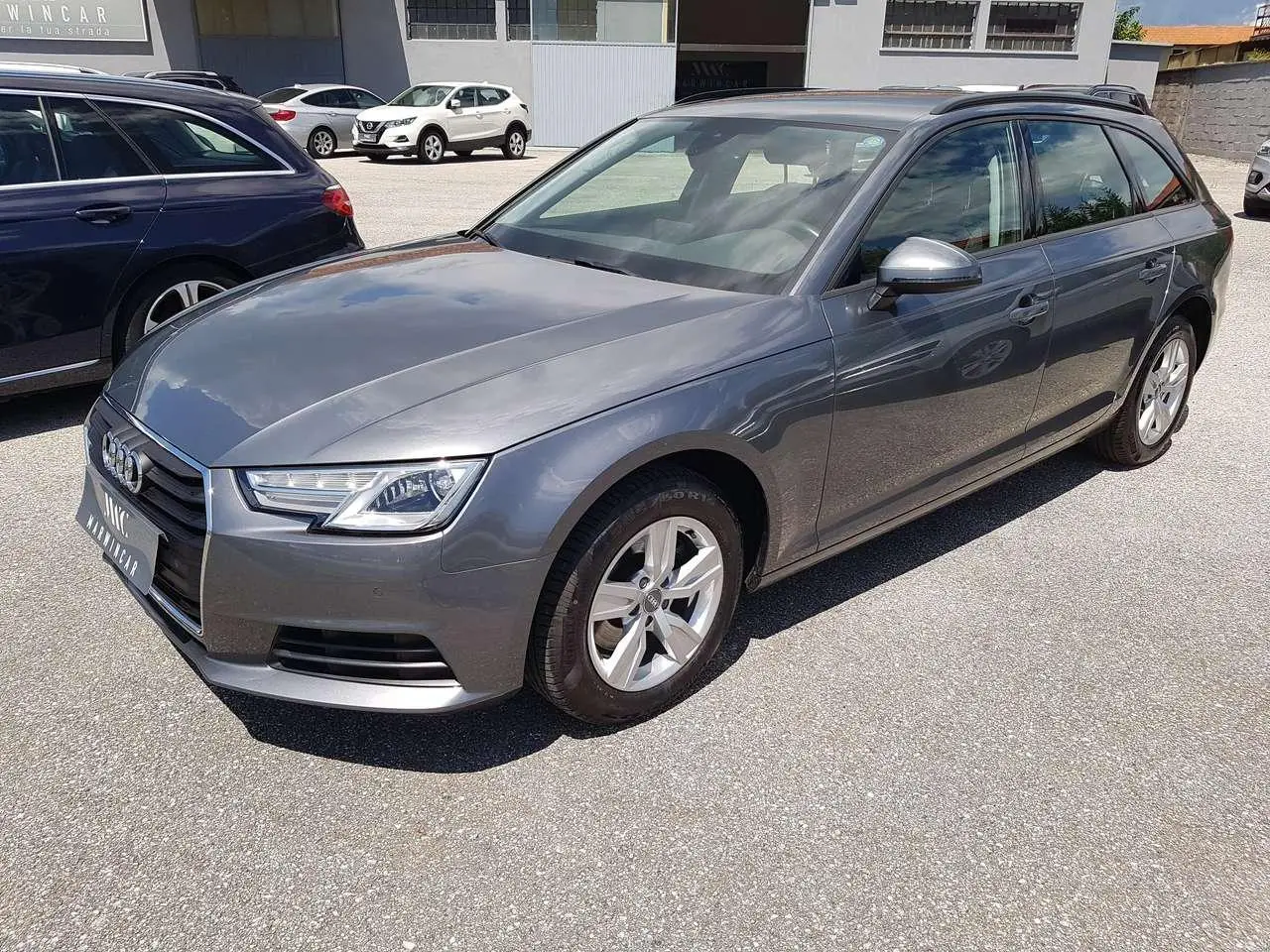 Photo 1 : Audi A4 2018 Diesel