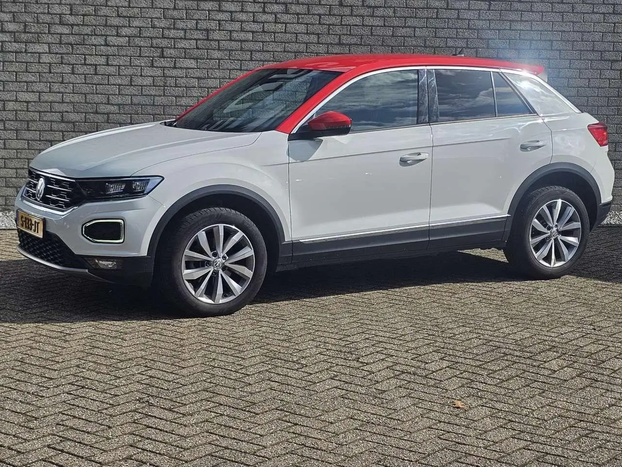 Photo 1 : Volkswagen T-roc 2019 Petrol