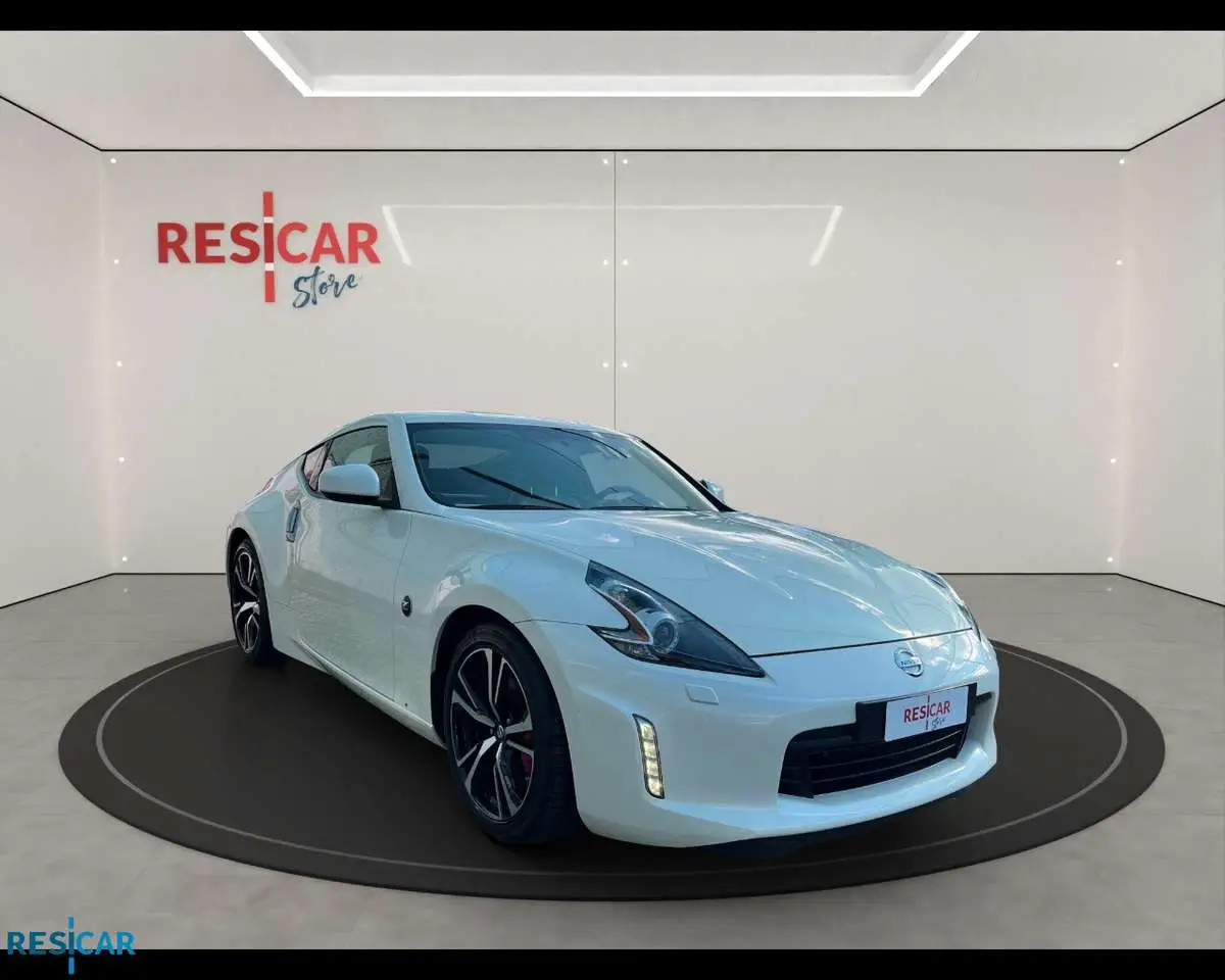 Photo 1 : Nissan 370z 2020 Petrol