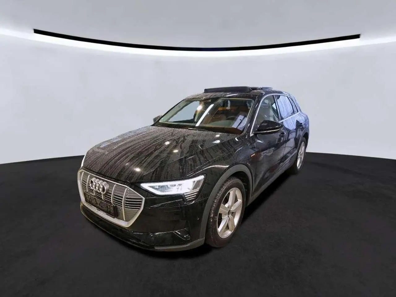 Photo 1 : Audi E-tron 2022 Électrique