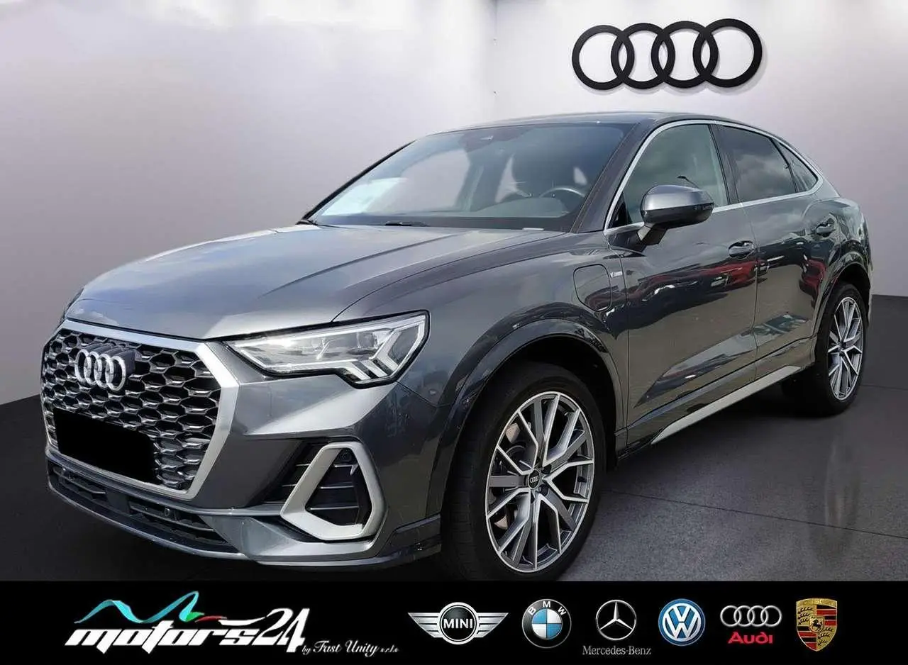 Photo 1 : Audi Q3 2021 Hybride