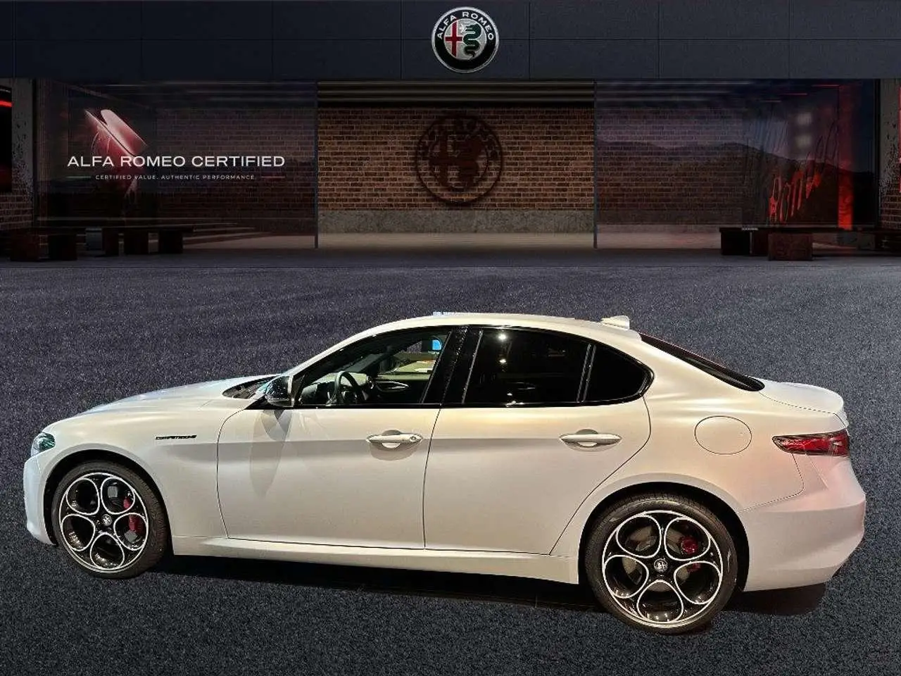 Photo 1 : Alfa Romeo Giulia 2024 Diesel