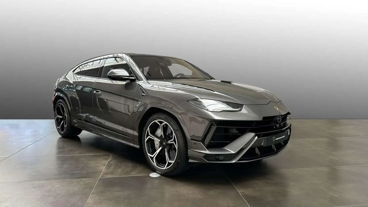 Photo 1 : Lamborghini Urus 2024 Petrol