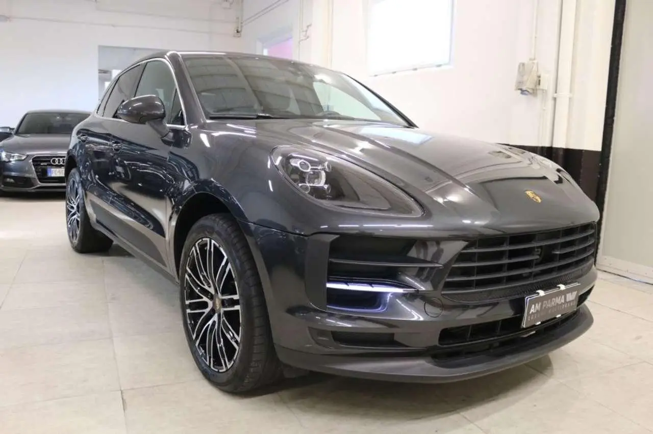 Photo 1 : Porsche Macan 2019 Essence