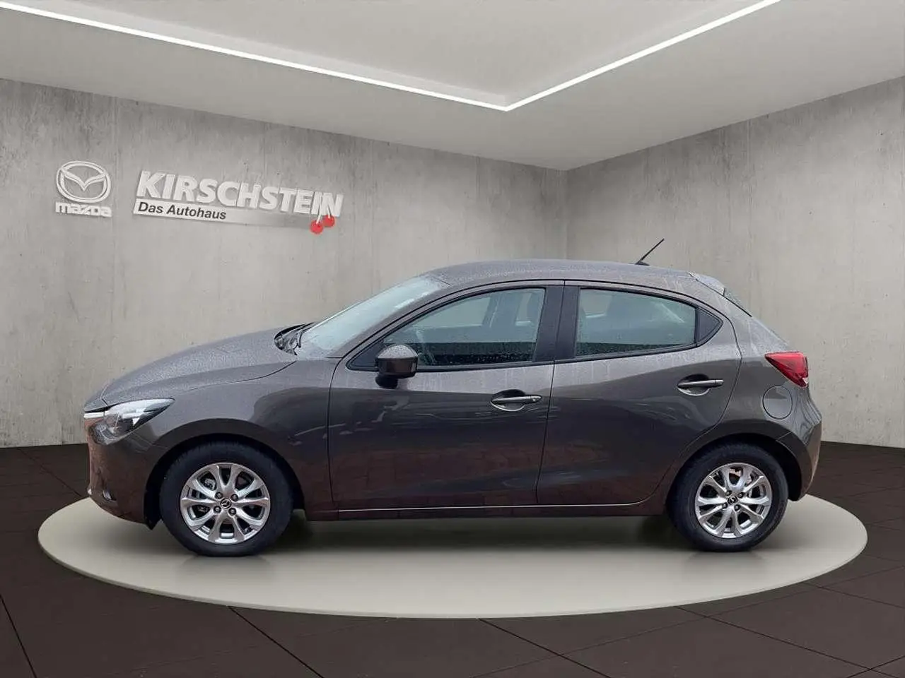 Photo 1 : Mazda 2 2016 Petrol