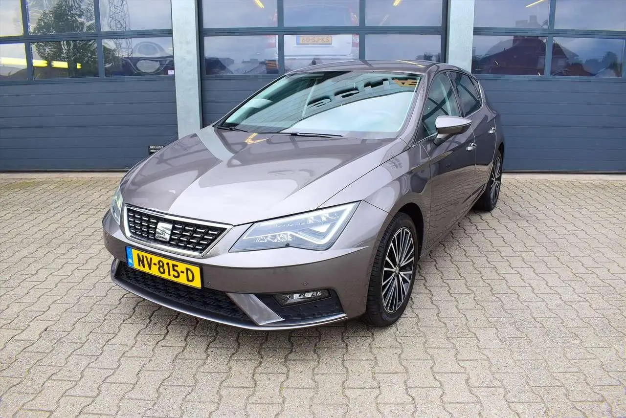 Photo 1 : Seat Leon 2017 Petrol