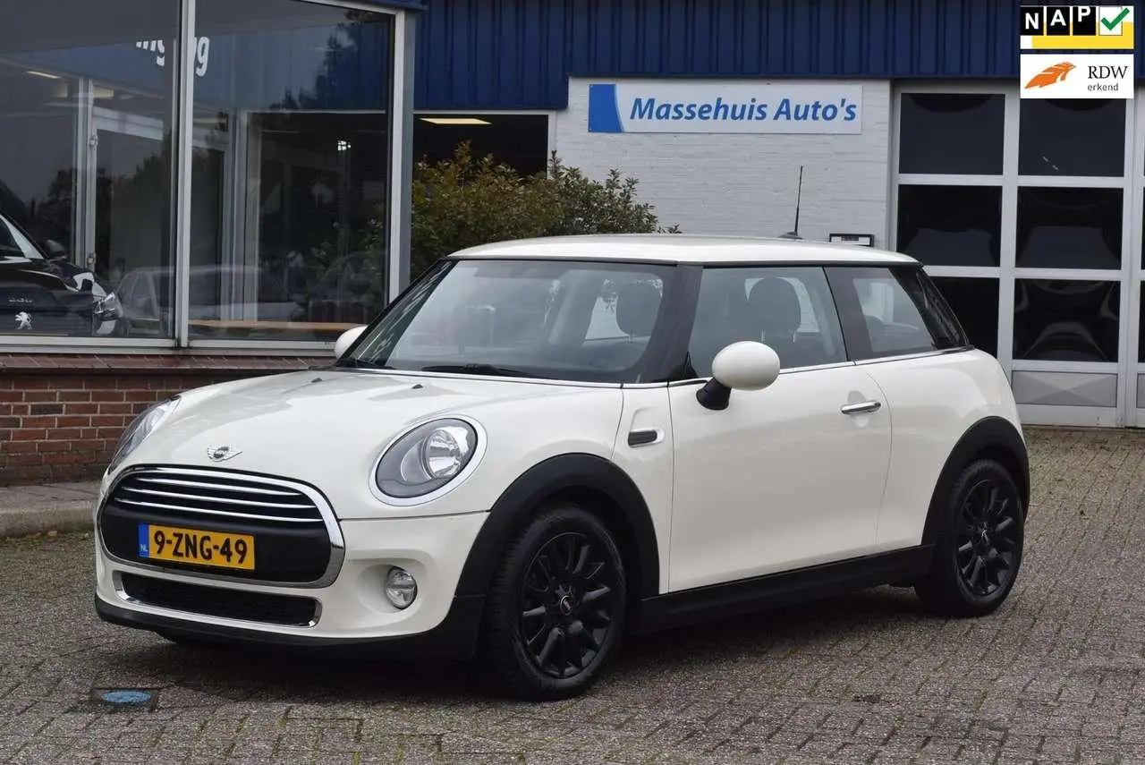 Photo 1 : Mini One 2015 Petrol