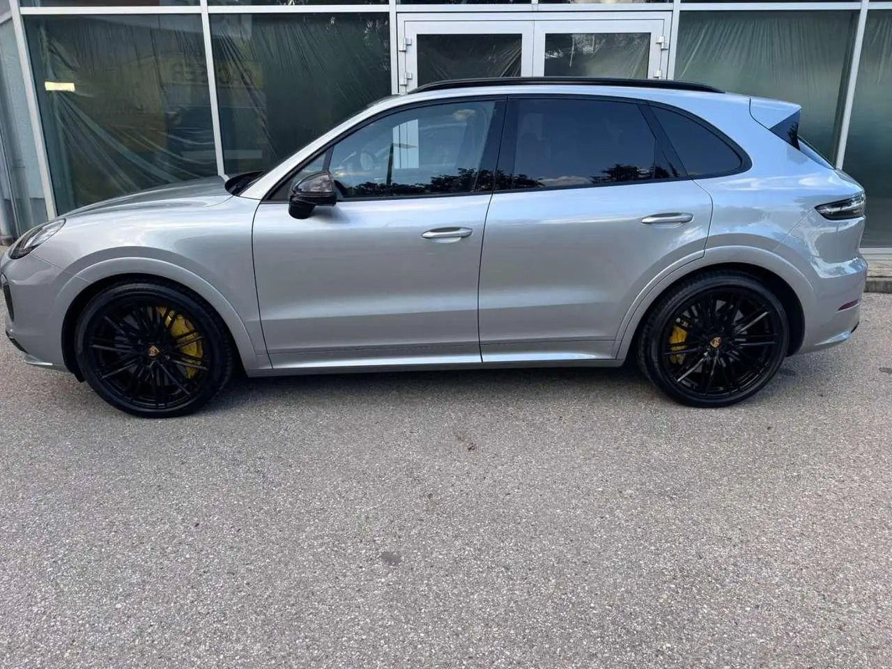 Photo 1 : Porsche Cayenne 2020 Petrol