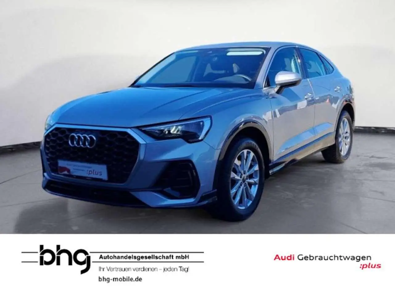 Photo 1 : Audi Q3 2023 Petrol