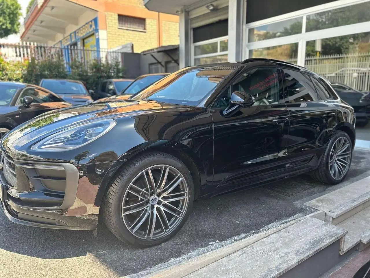 Photo 1 : Porsche Macan 2023 Petrol