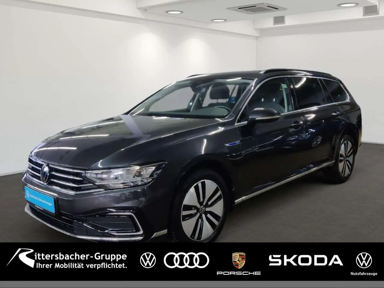 Photo 1 : Volkswagen Passat 2021 Hybride