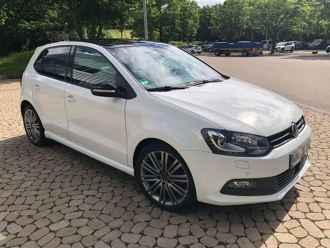 Photo 1 : Volkswagen Polo 2017 Petrol