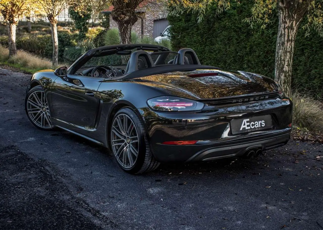 Photo 1 : Porsche Boxster 2017 Essence