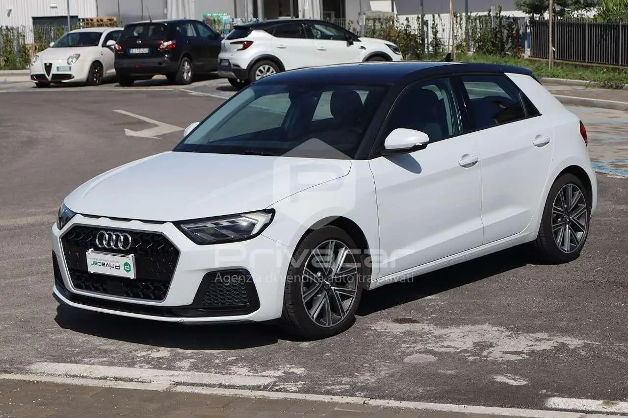 Photo 1 : Audi A1 2019 Essence