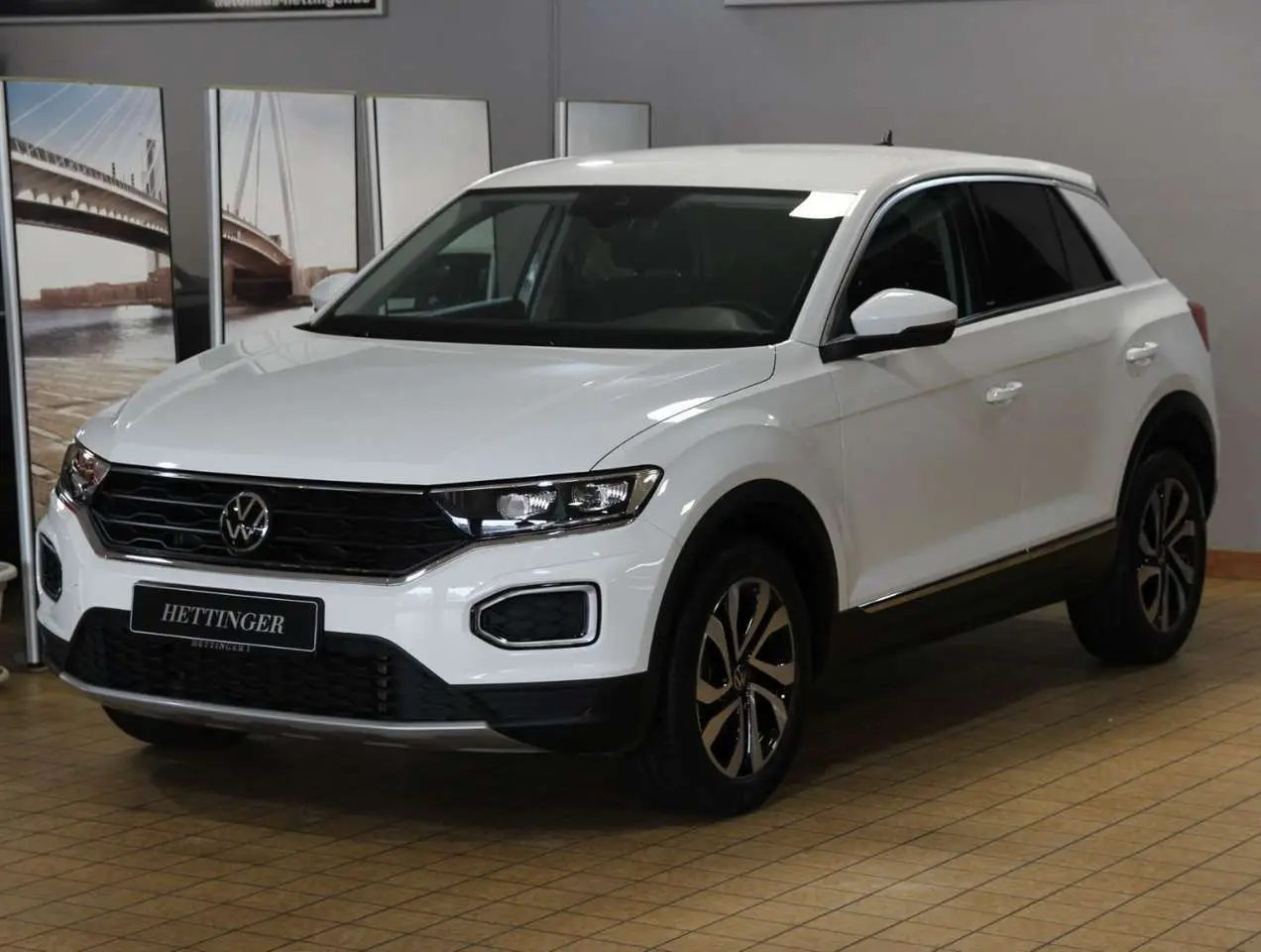 Photo 1 : Volkswagen T-roc 2021 Essence