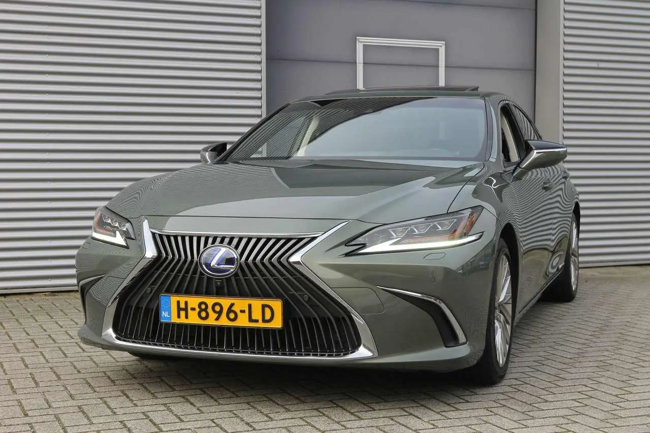 Photo 1 : Lexus Es 2020 Hybrid