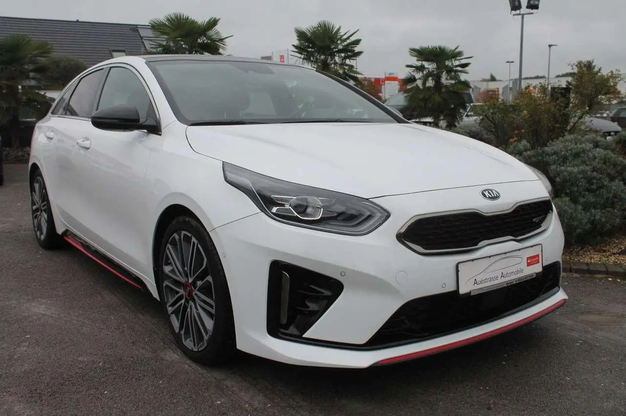 Photo 1 : Kia Proceed 2020 Petrol