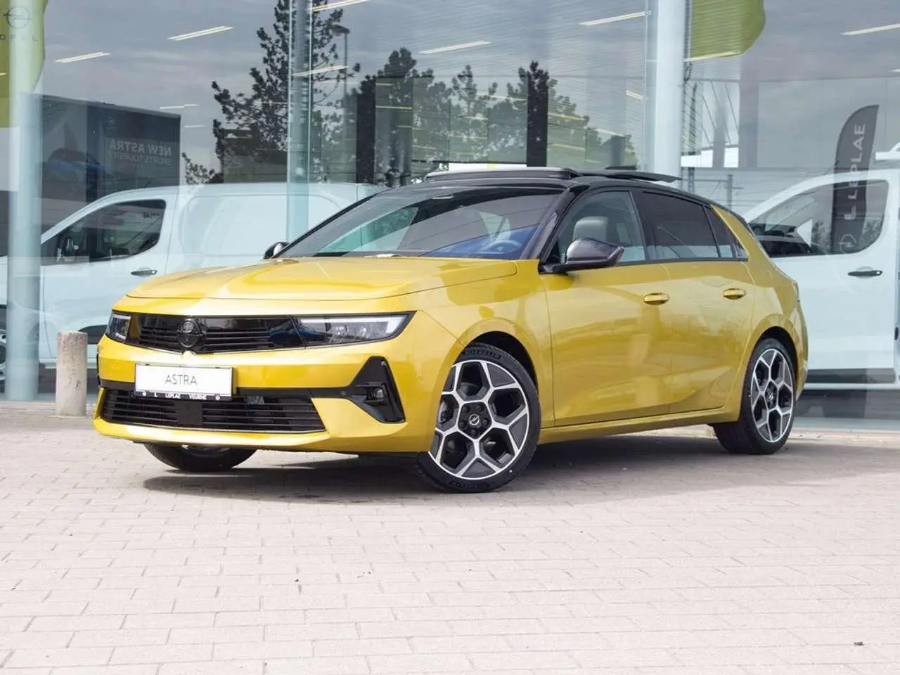 Photo 1 : Opel Astra 2023 Essence