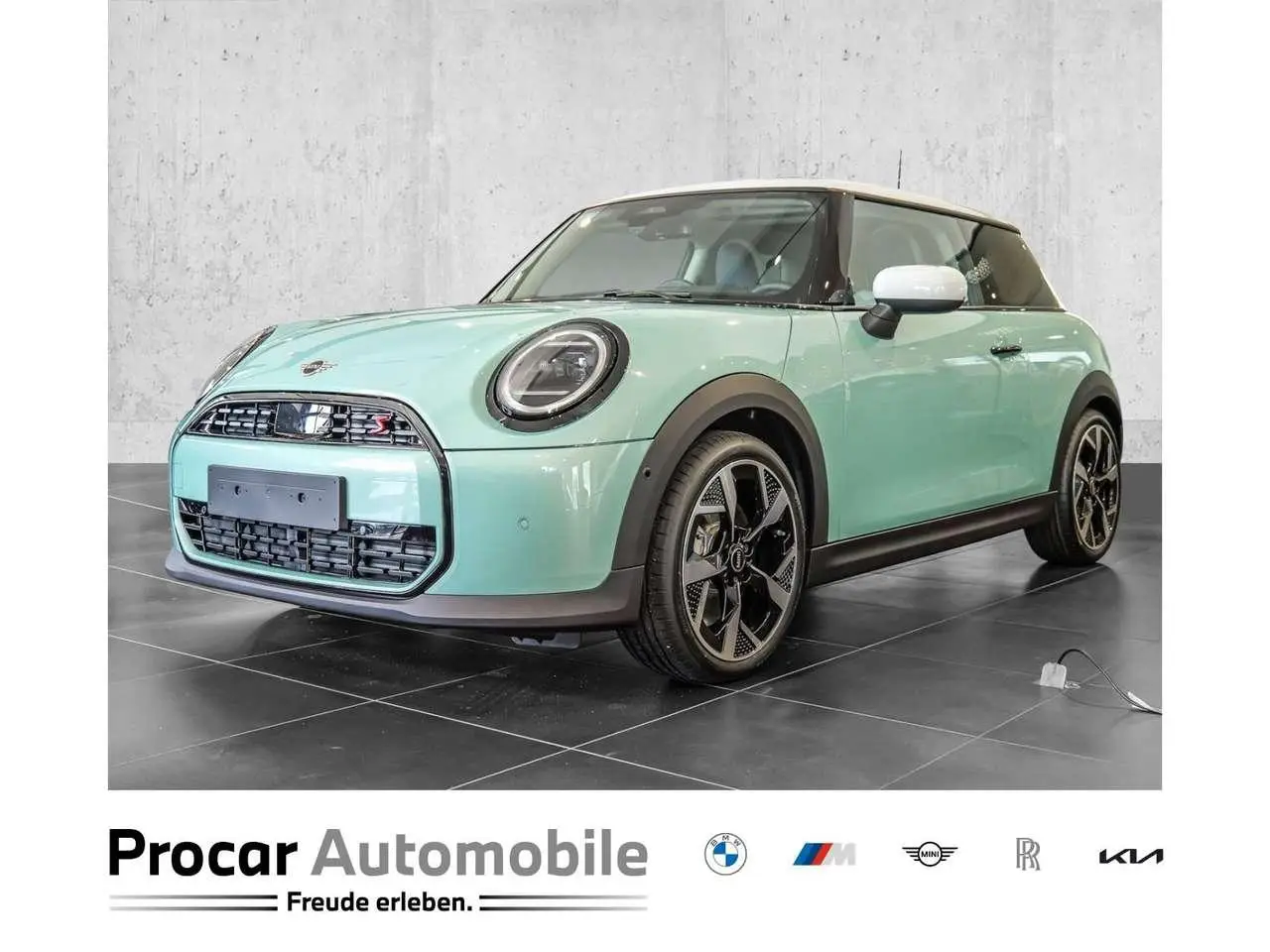 Photo 1 : Mini Cooper 2024 Petrol