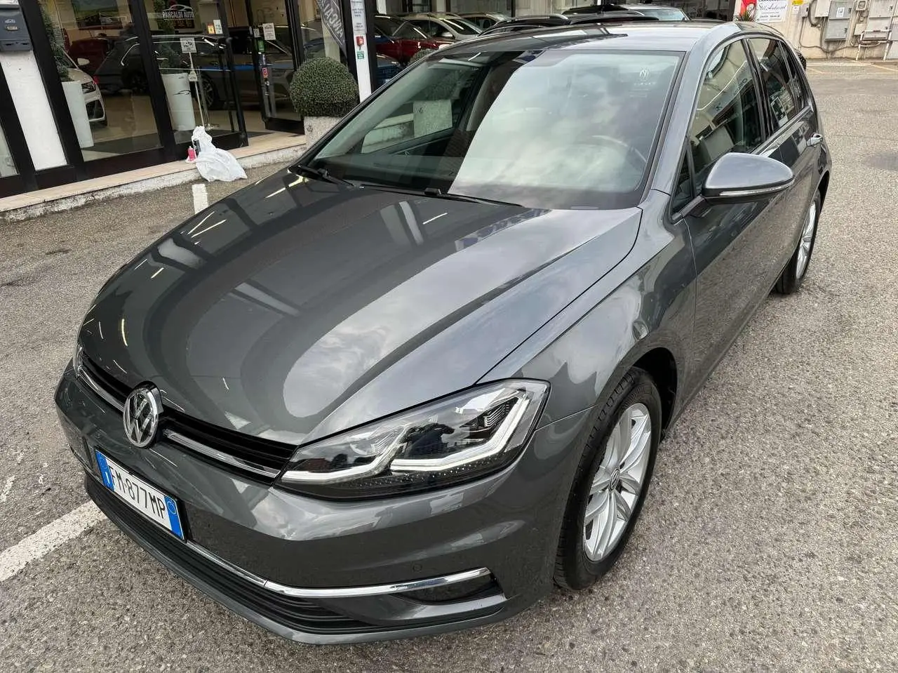 Photo 1 : Volkswagen Golf 2018 Petrol