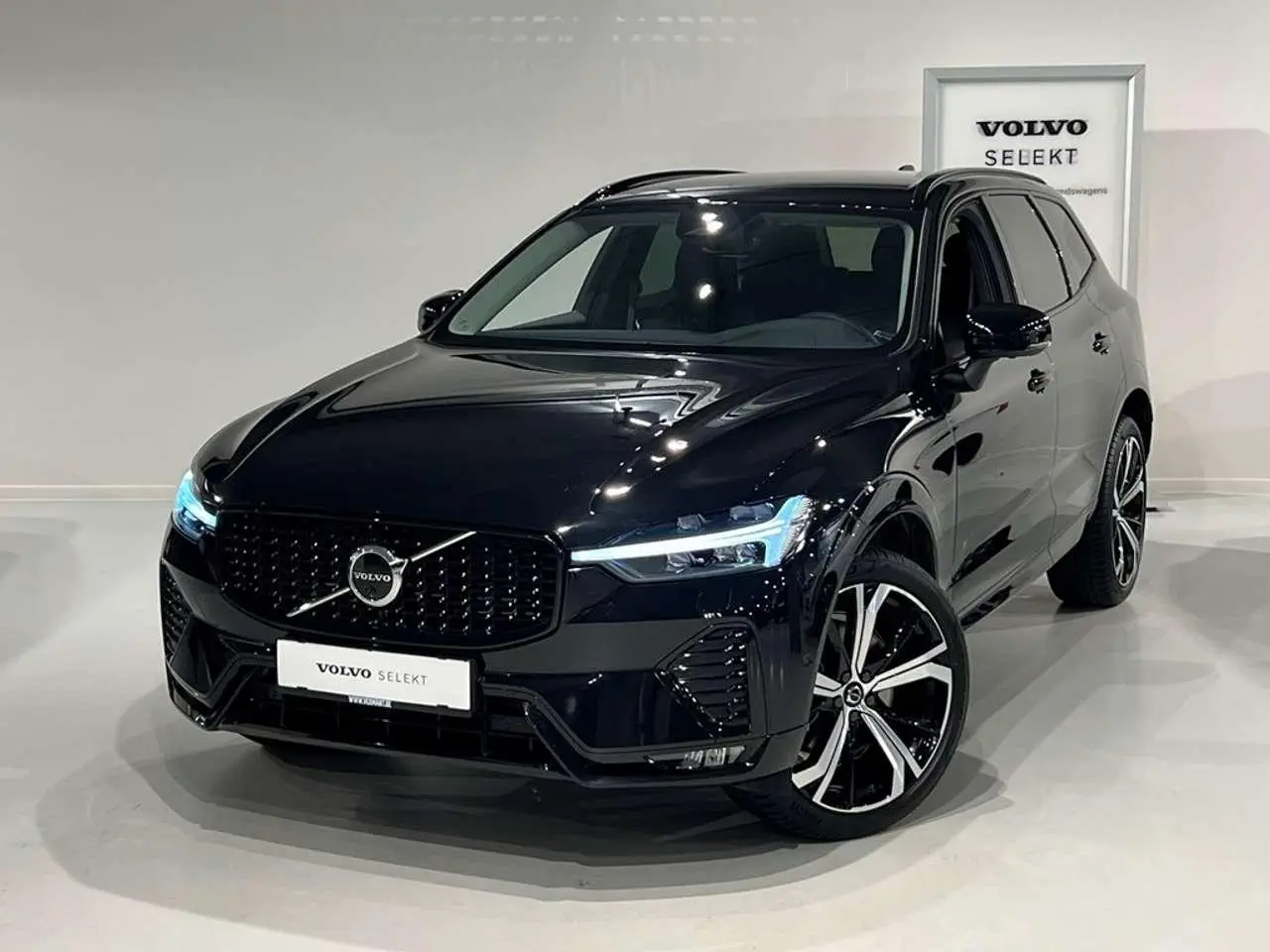 Photo 1 : Volvo Xc60 2024 Petrol