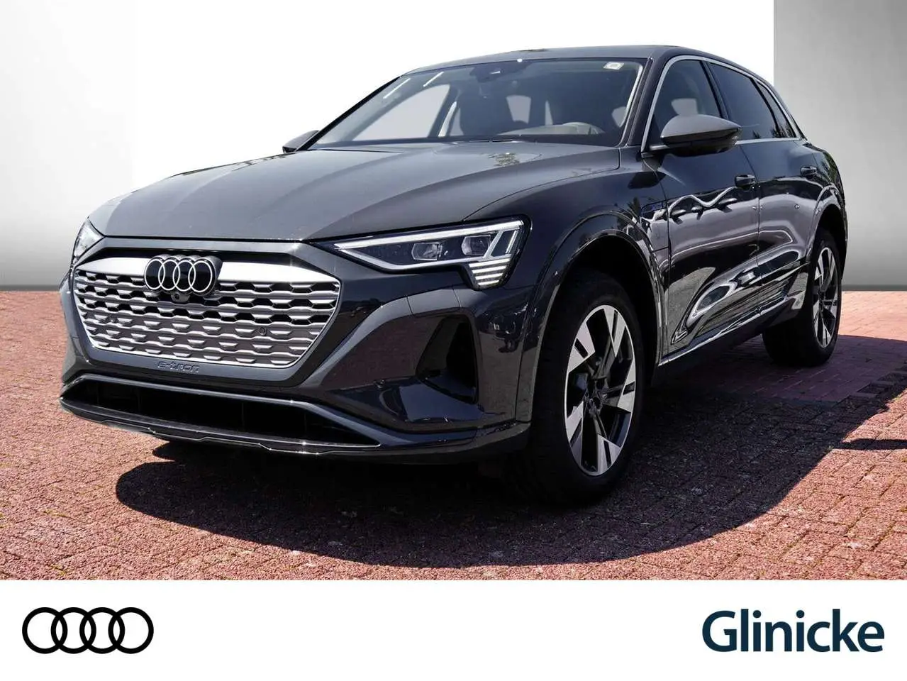 Photo 1 : Audi Q8 2023 Électrique