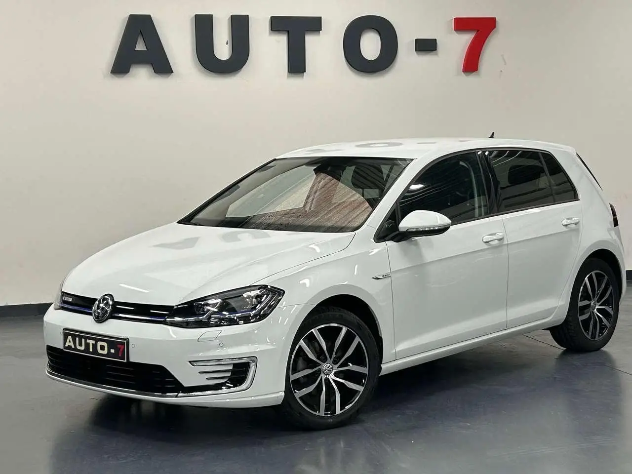 Photo 1 : Volkswagen Golf 2019 Électrique