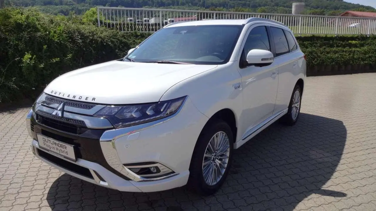 Photo 1 : Mitsubishi Outlander 2019 Hybrid