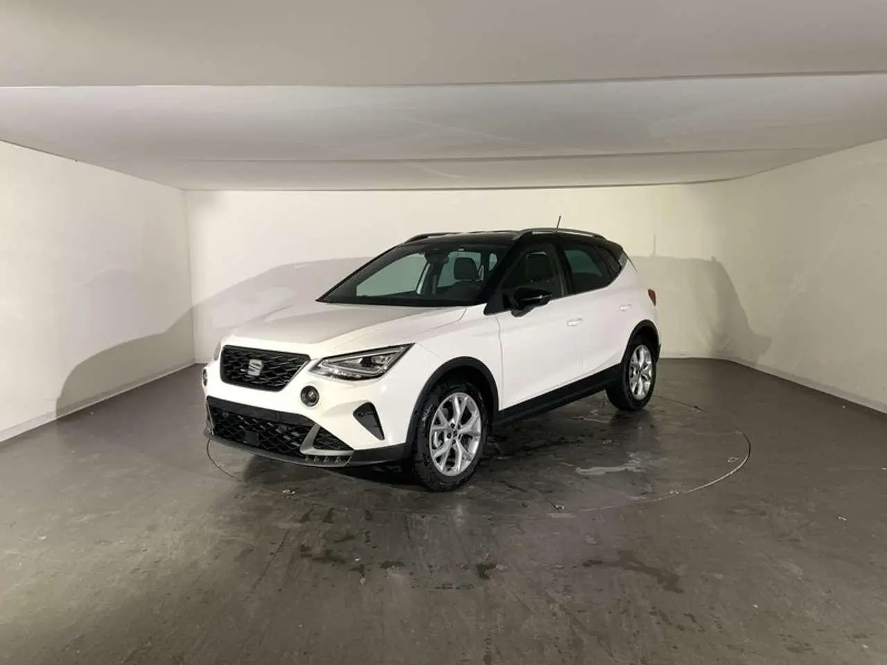 Photo 1 : Seat Arona 2024 Petrol