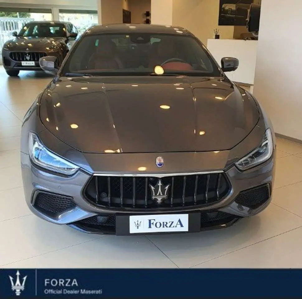 Photo 1 : Maserati Ghibli 2021 Essence