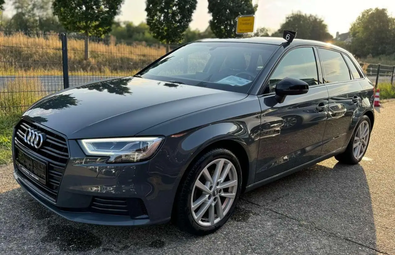 Photo 1 : Audi A3 2019 Essence