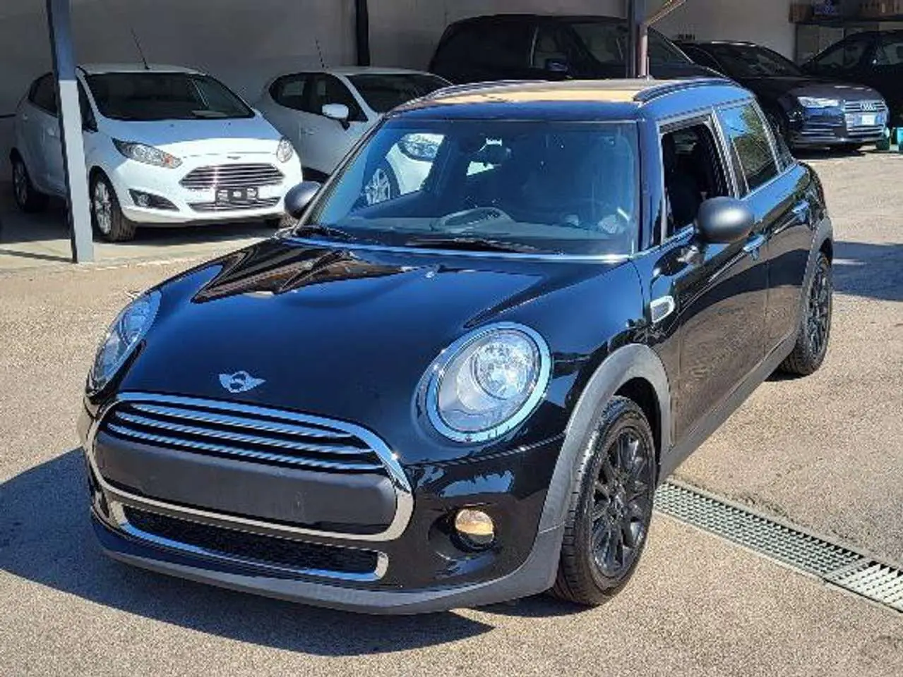 Photo 1 : Mini One 2015 Diesel