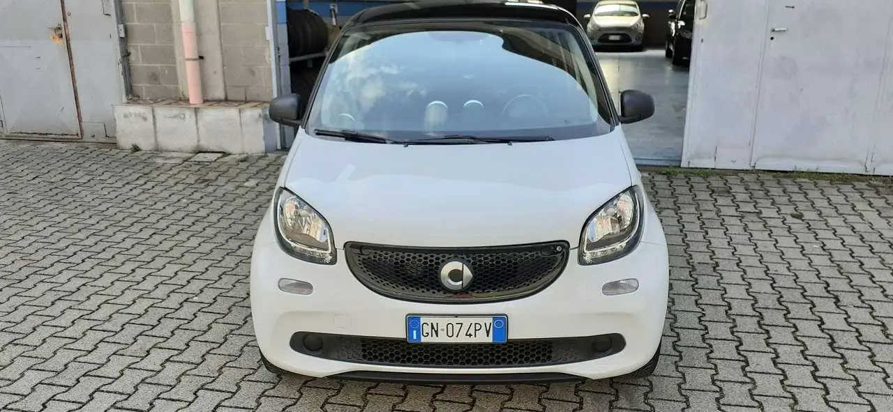 Photo 1 : Smart Forfour 2015 Petrol